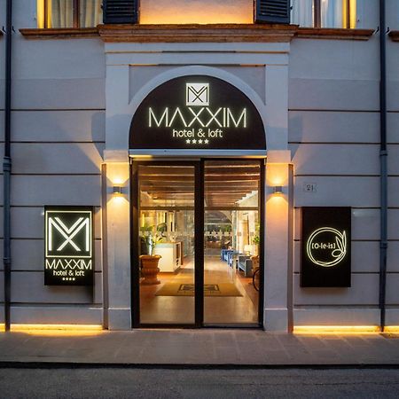 Maxxim Hotel & Loft 费拉拉 外观 照片