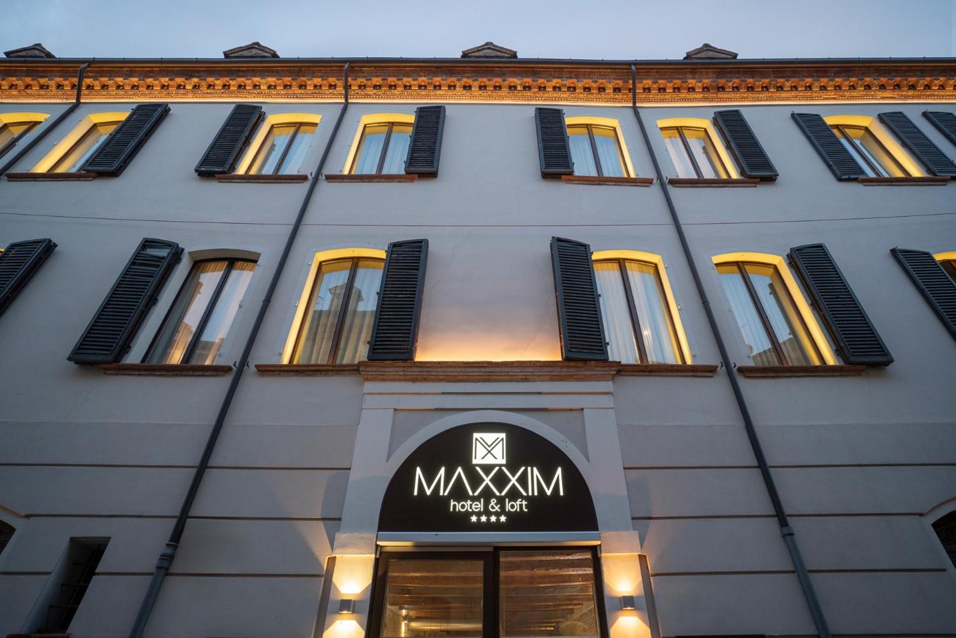 Maxxim Hotel & Loft 费拉拉 外观 照片