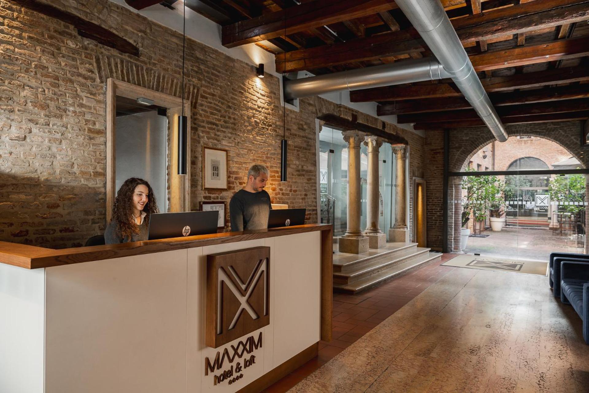 Maxxim Hotel & Loft 费拉拉 外观 照片