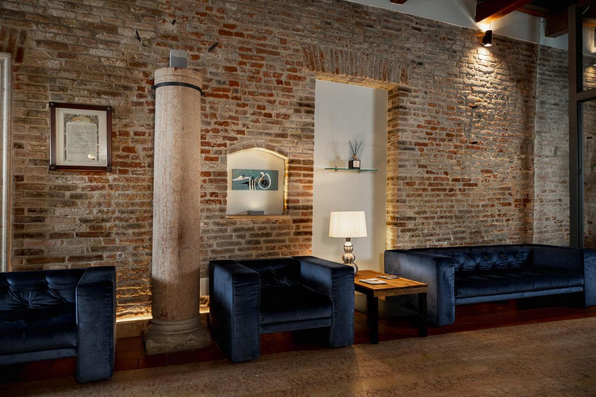 Maxxim Hotel & Loft 费拉拉 外观 照片